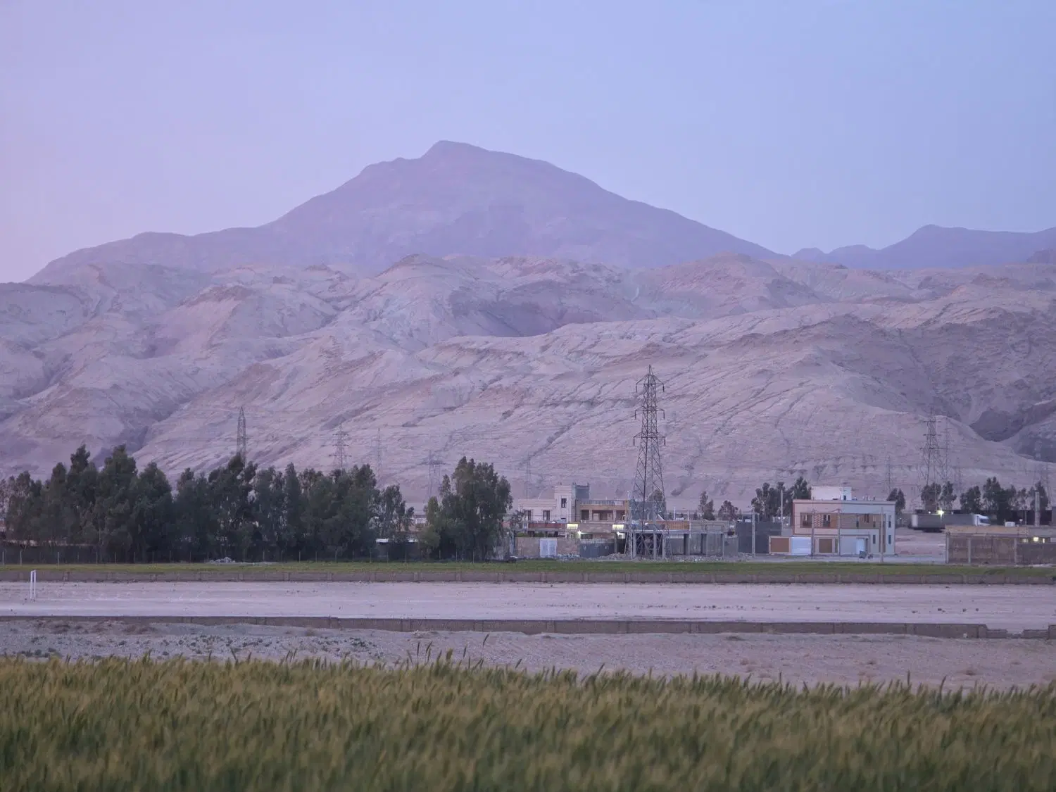 فروش زمین با کاربری گلخانه در روستای کرند و فرور