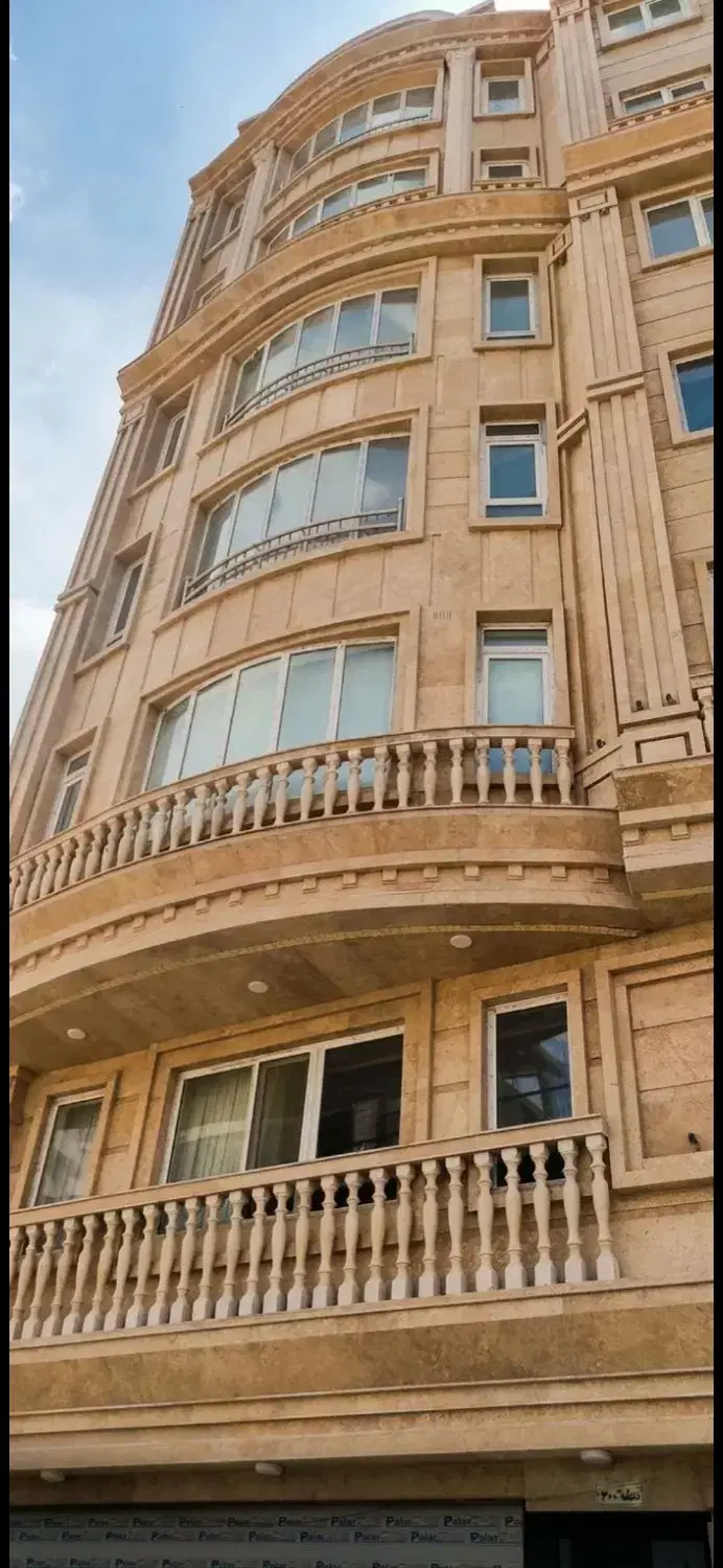 واحد۱۴۰متری به همراه۴۵متر بهارخواب شهرک کارشناسان