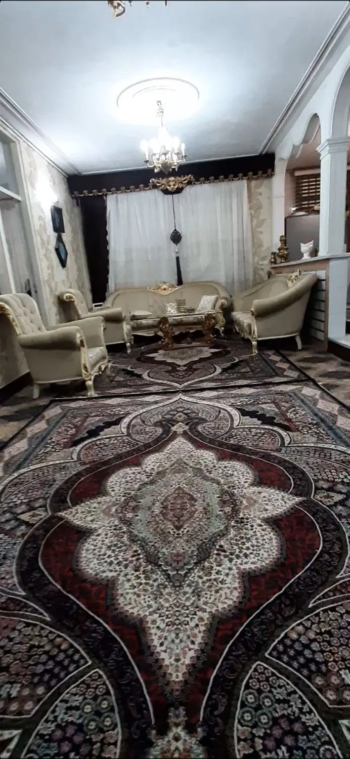خانه ۸۷ متری بر خیابان اصلی
