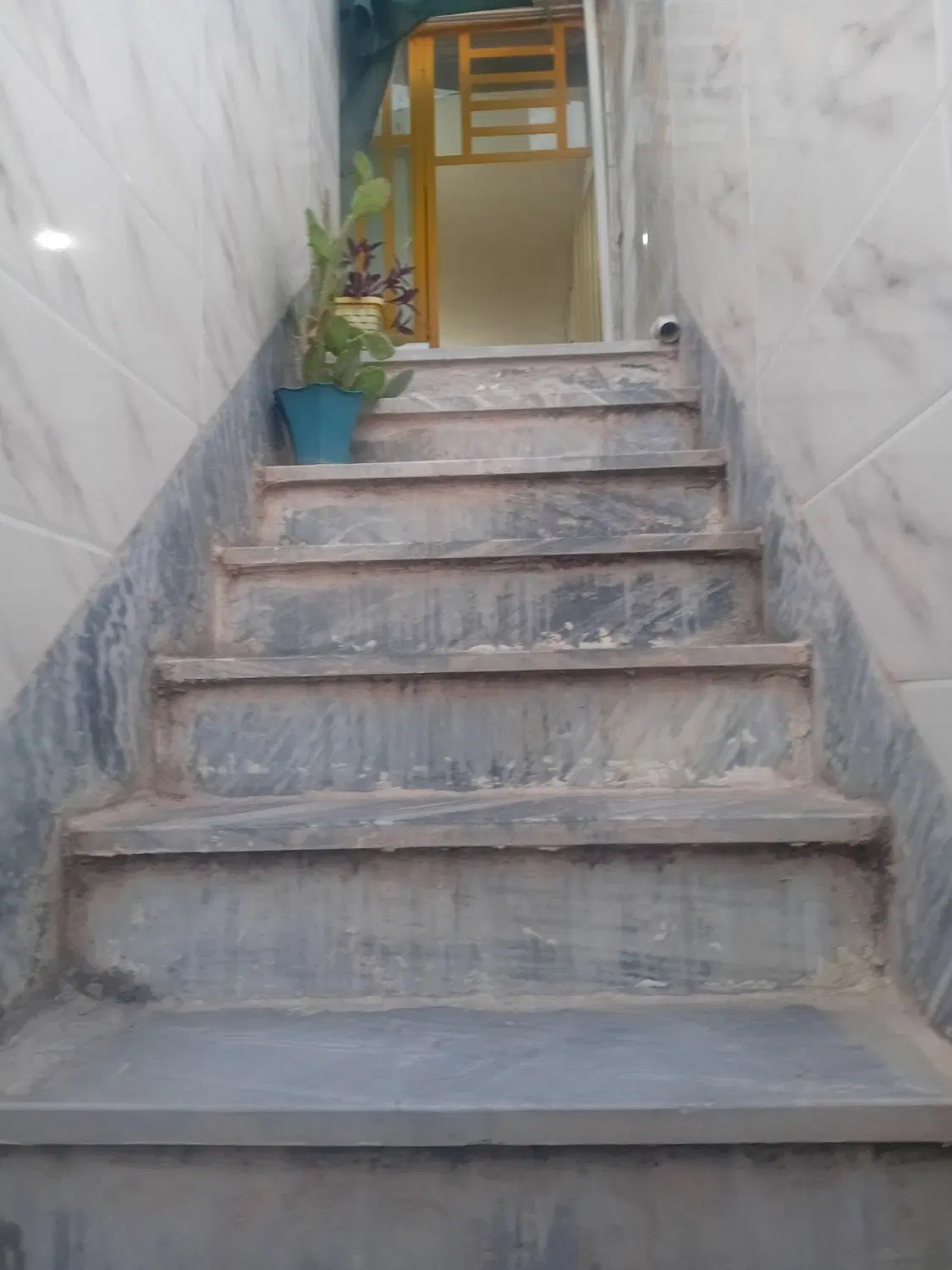 طبقه بالا ۲۰متری درهگرم فرهنگسرای۱۰فرعی اول