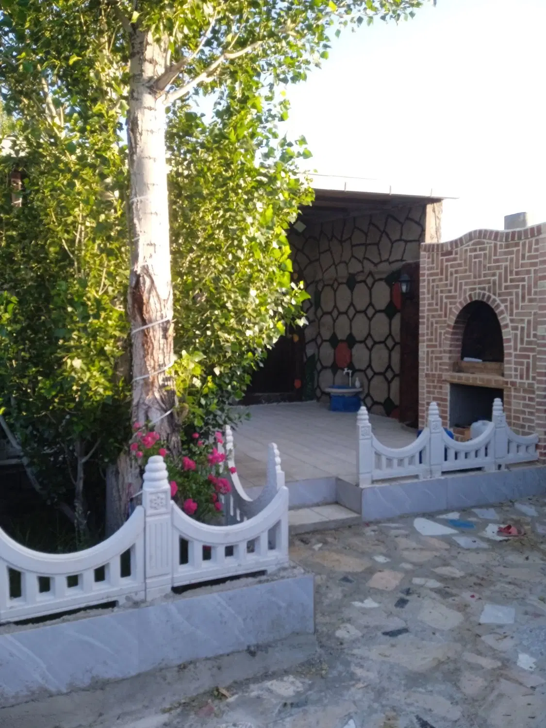 باغ ویلا در بر جاده روبه روی رستوران خدادوست