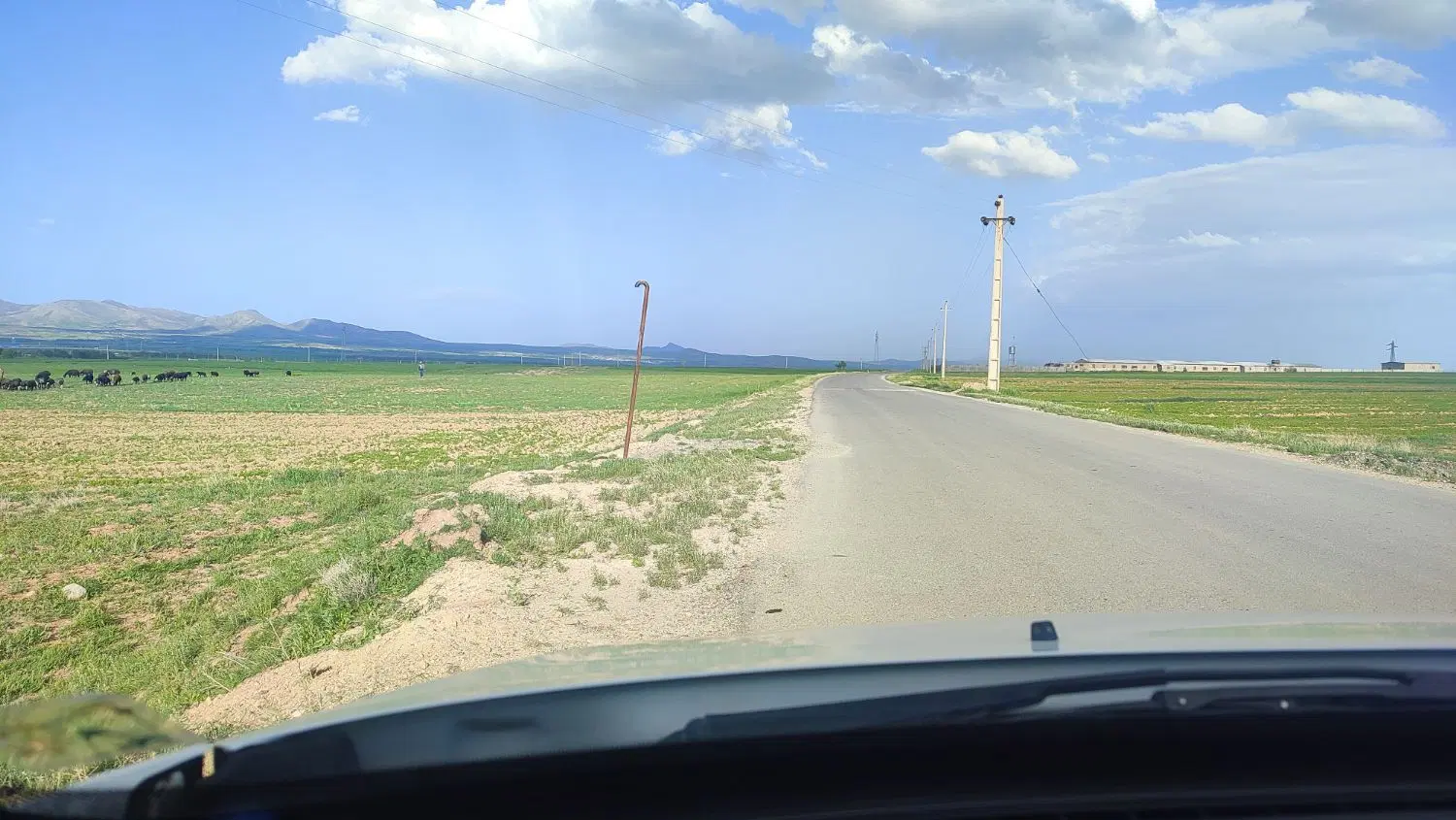 زمین کشاورزی بر  جاده