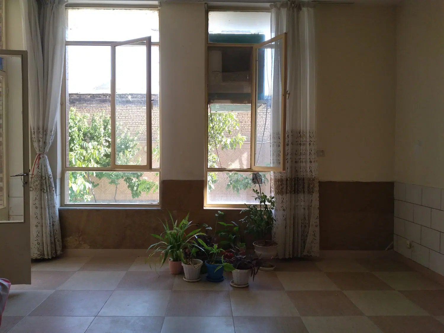 منزل اجاره ای ویلایی بزرگ فاطمیه. رهن کامل
