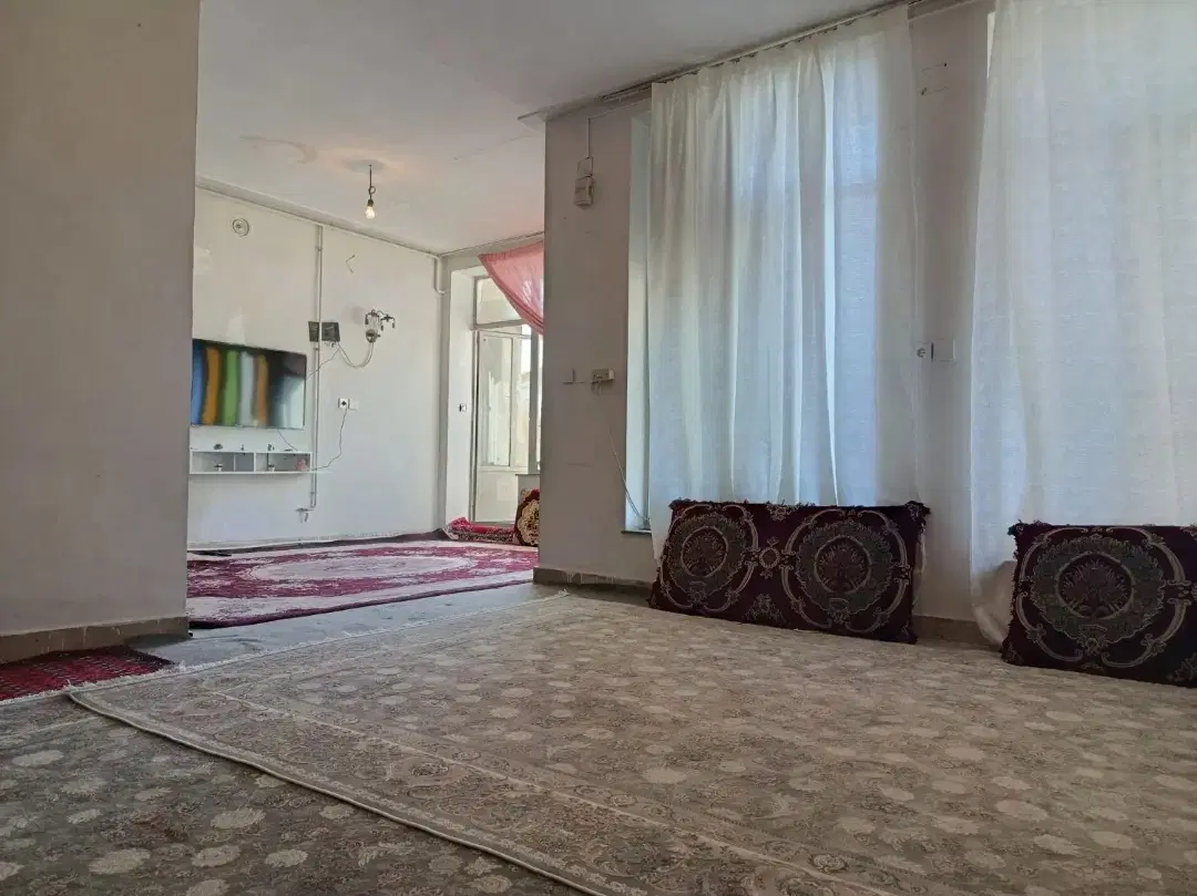 100 متری طبقه دوم بلوار طاقبستان