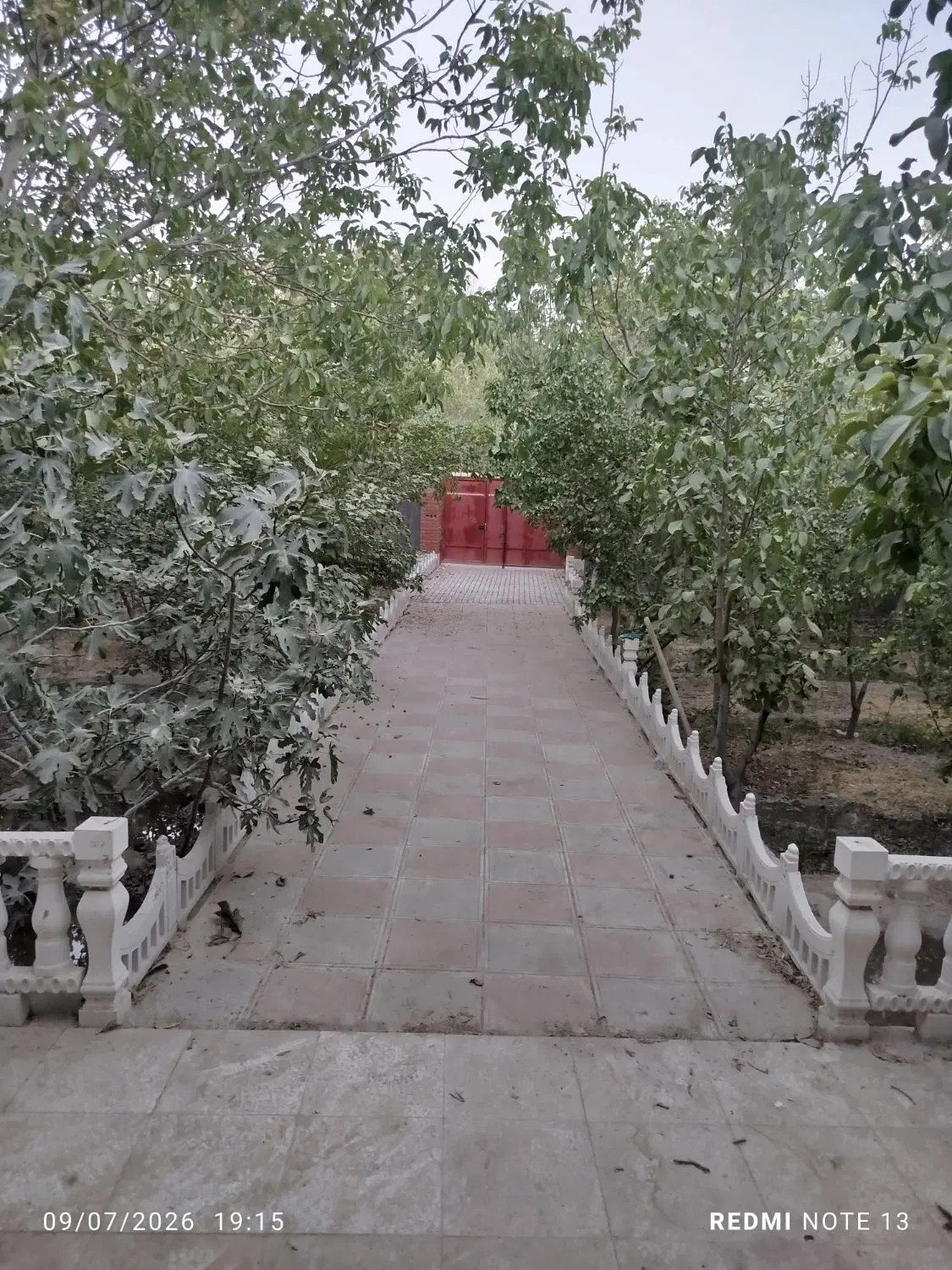 باغ ویلای ۵۲۵ متری با ۸۰ متر ساختمان
