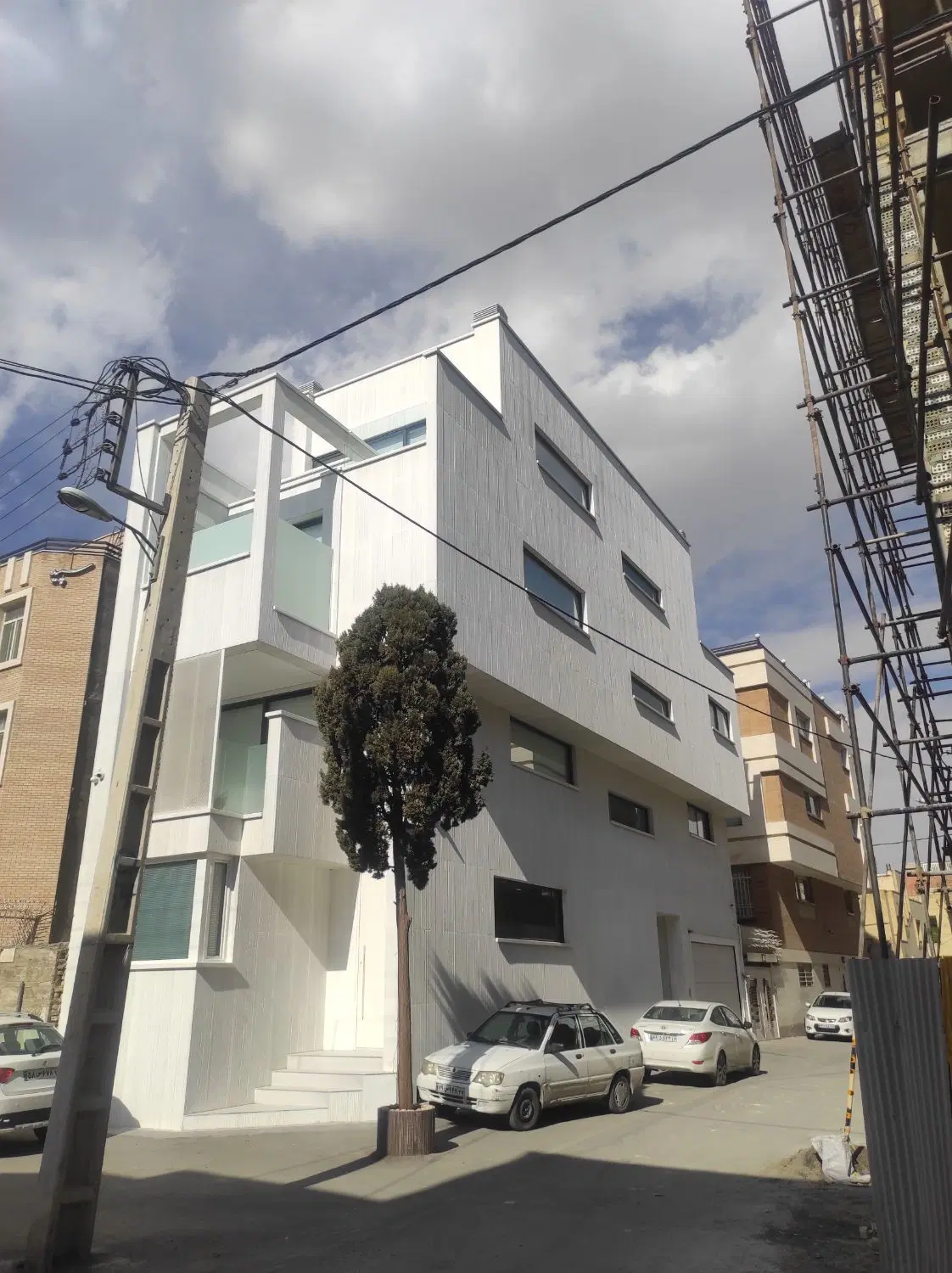 فروش ویلایی دوطبقه رباط سوم