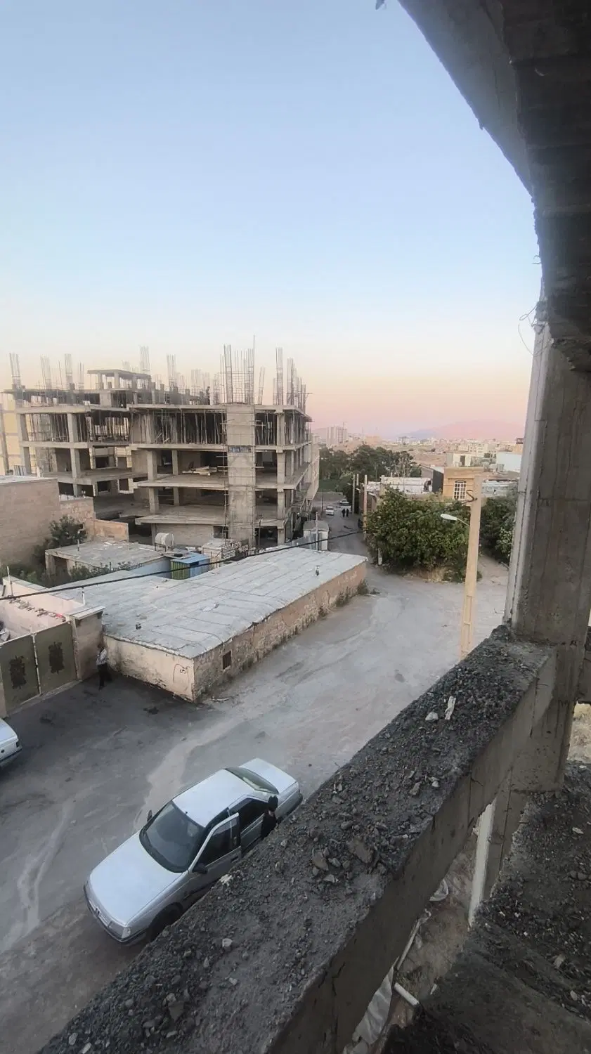 تهاتر اسکلت شهرک بزین