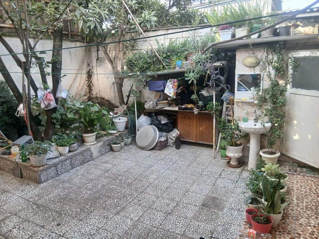 خانه حیاط دار موقعیت مکانی عالی زیرقیمت