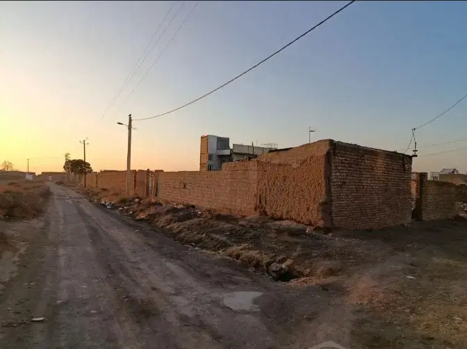 زمین دوبرمسکونی انشعابات آب برق گاز تلفن گرشاسبی12