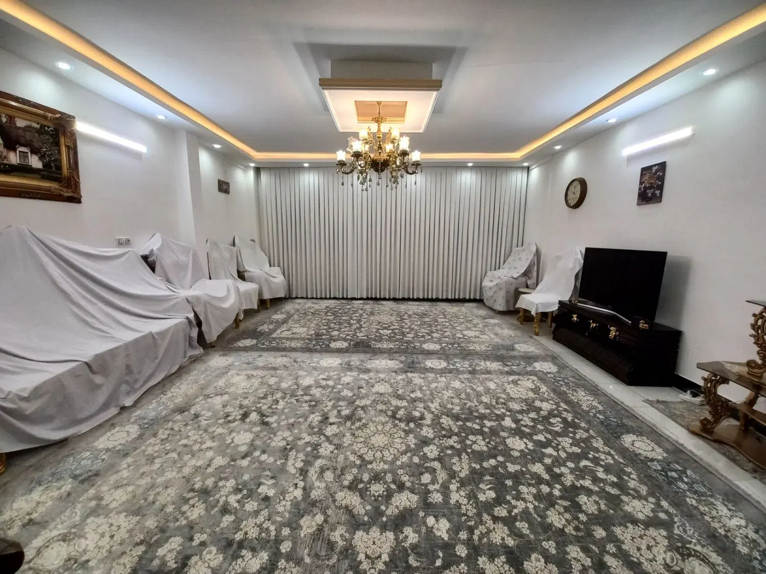 طبقه اول روی پیلوت ۱۲۵ متری