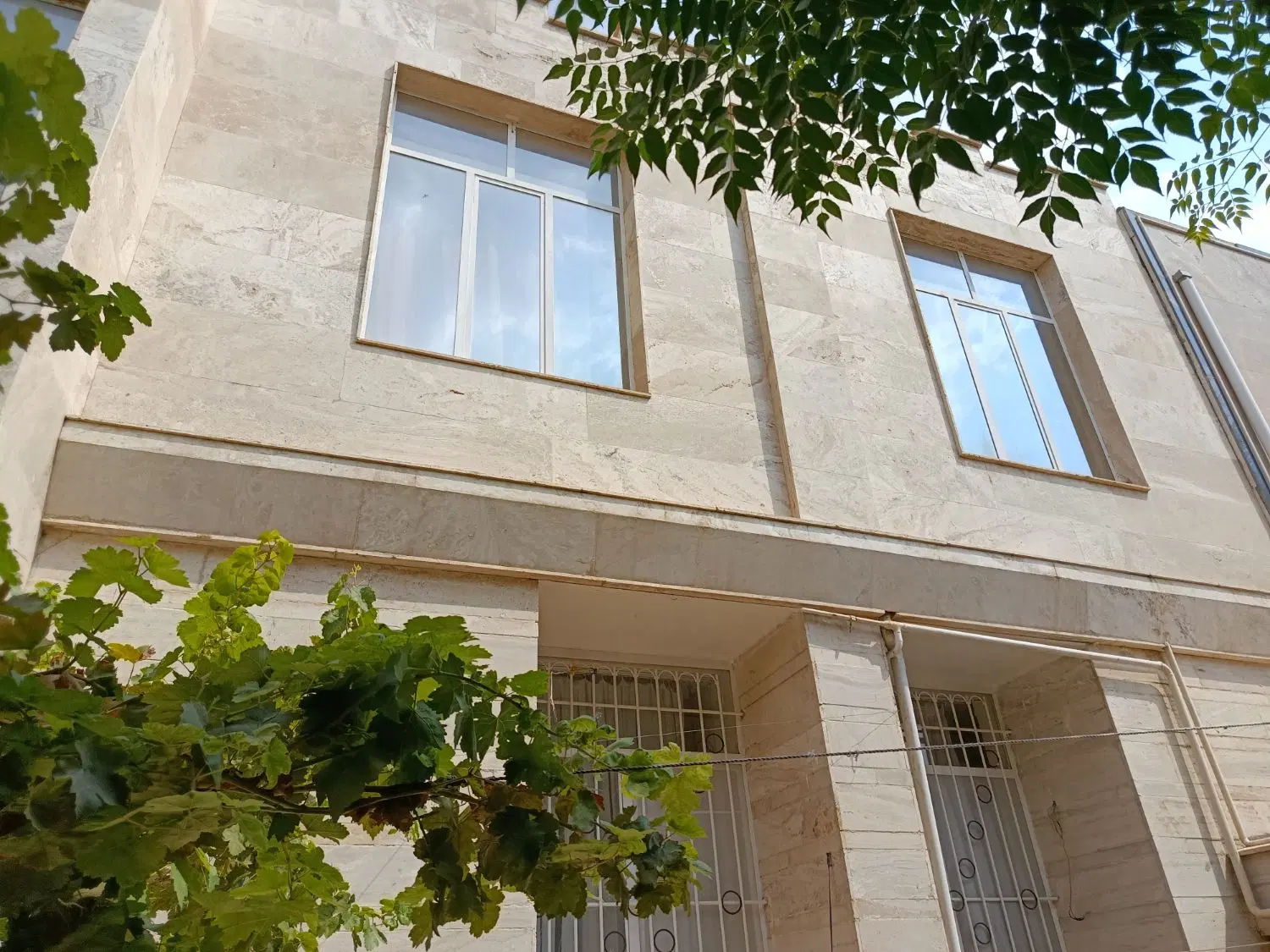 رهن و اجاره خانه ویلایی ۱۴۰ متری
