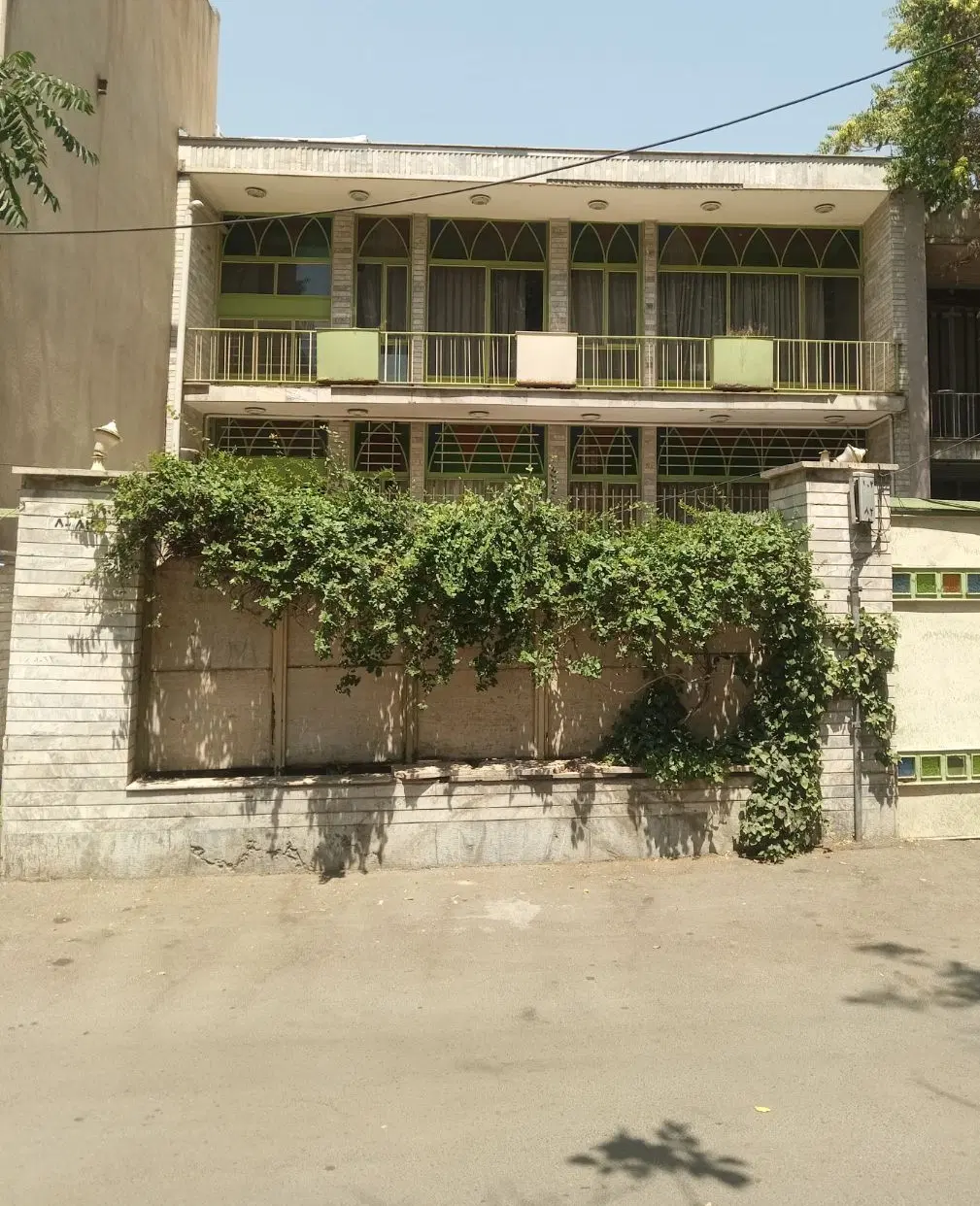 ویلایی ۲۵۰متری ییلاقی درمرکز کرج