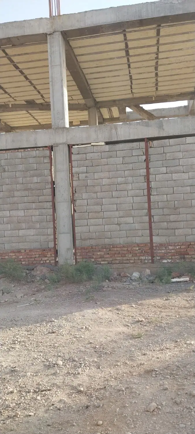 خانه  دو طبقه نیمه ساخت