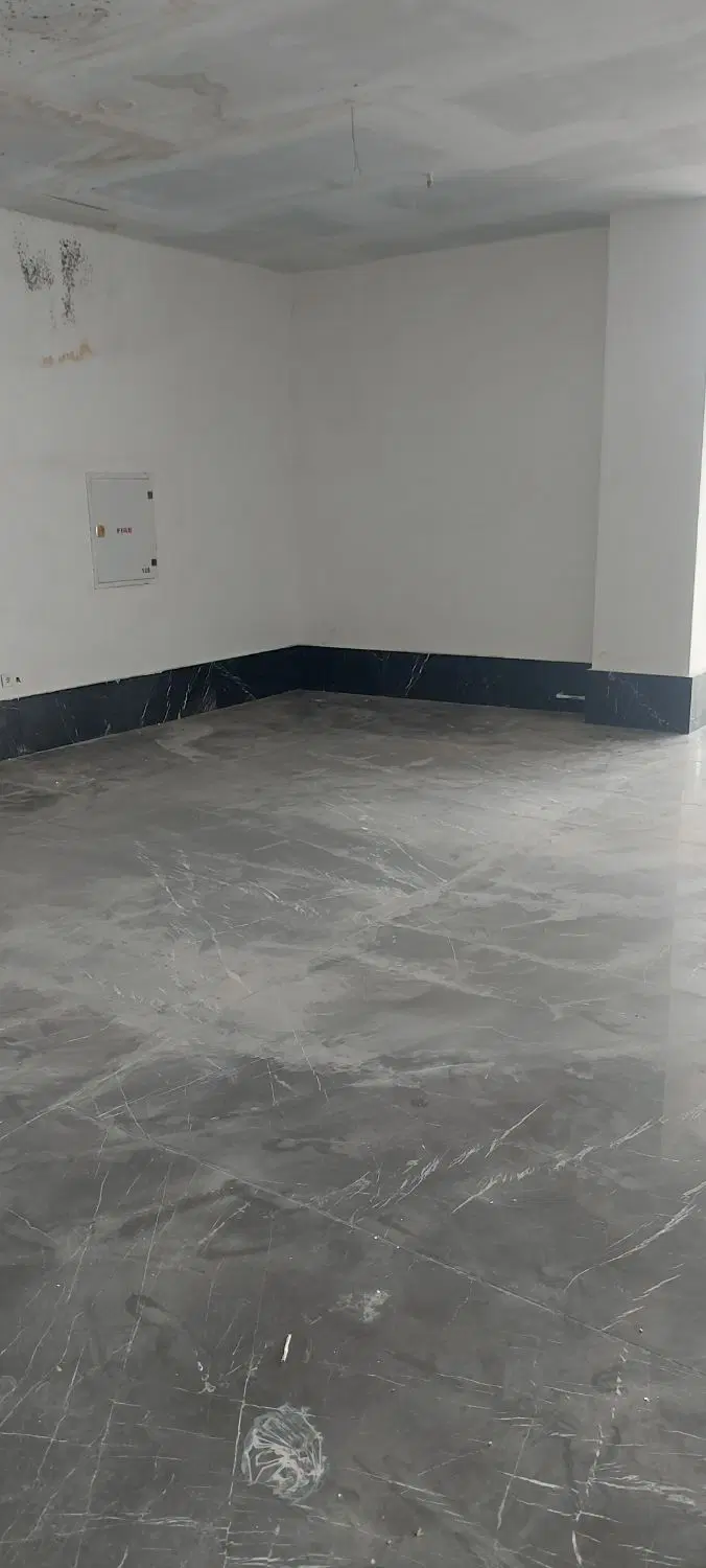 تجاری ۶۰متری مرکزشهر.مناسب طلافروشی وصرافی