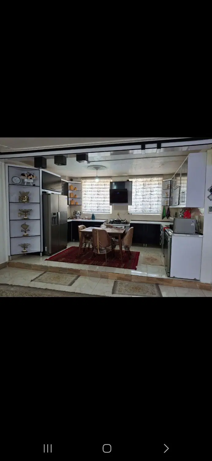 آپارتمان نبش نگارستان یکم