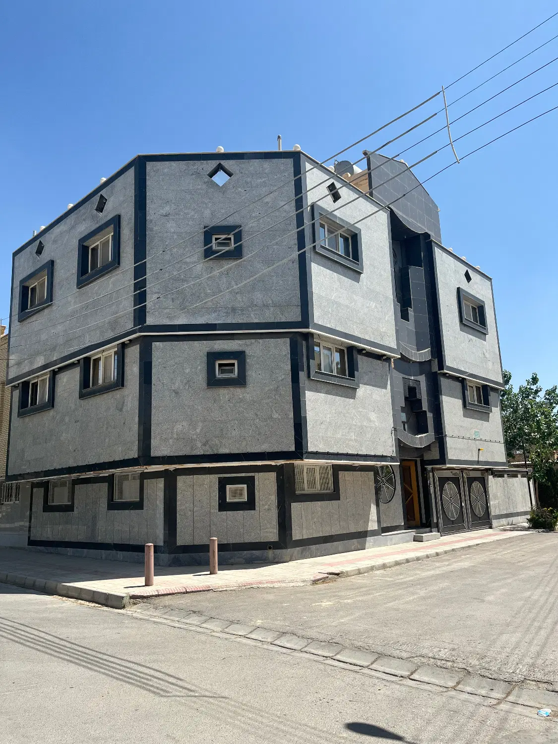 ارغوانیه ۱۶۰متر سه نبش،سه خواب