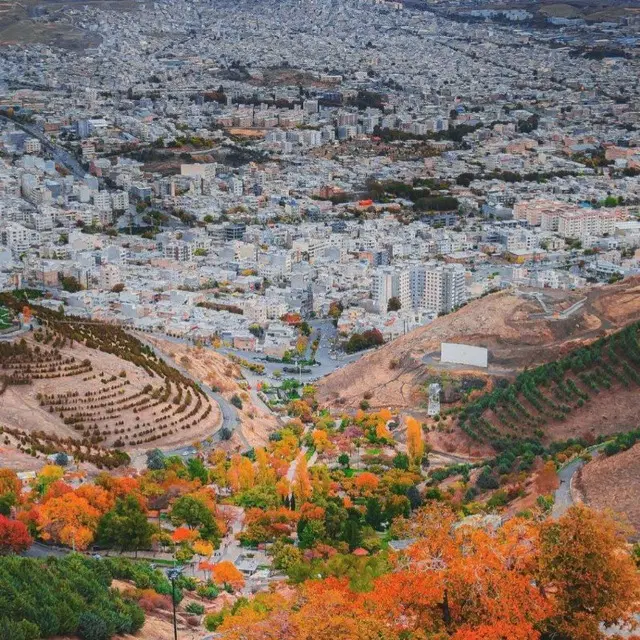 مشاور املاک وحدت و پنج آذر