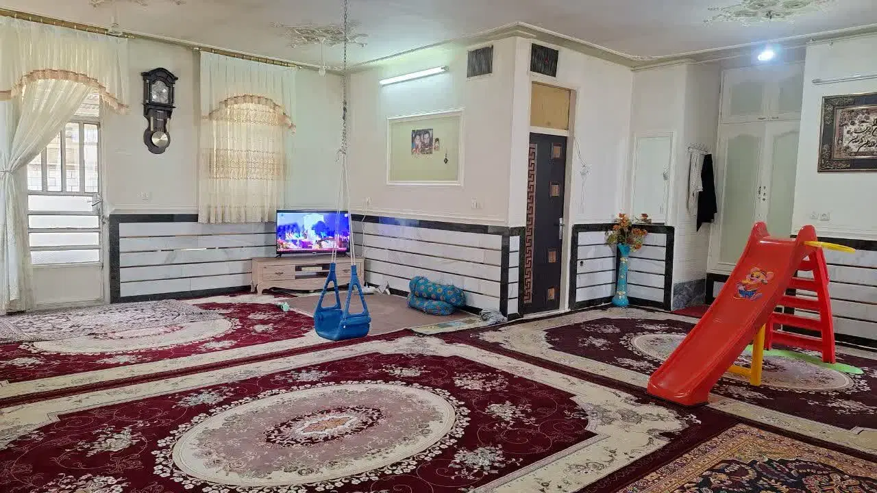 ساختمان سه طبقه ازادگان بازیرزمین خرم آباد معاوضه