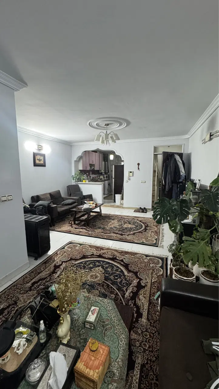 ۶۲ متر پارکینگ دار