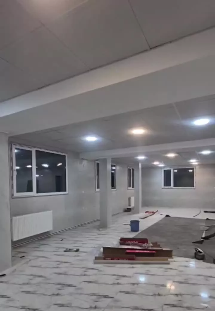 اجاره واحد اداری 160متری چهارراه پایین
