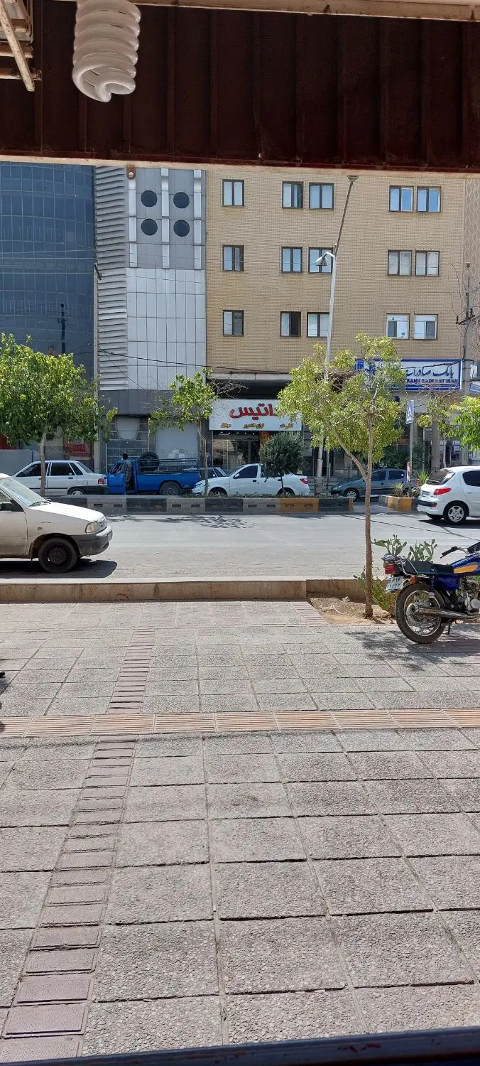 مغازه فوق لوکس در بهترین و پرترددترین معابر شهر