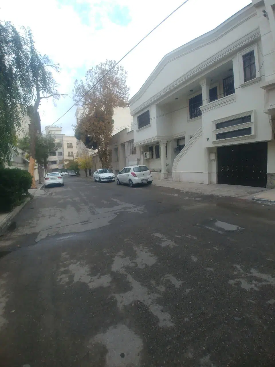ویلایی ۶۵۰متری بنای خیلی تمیز کوهسنگی