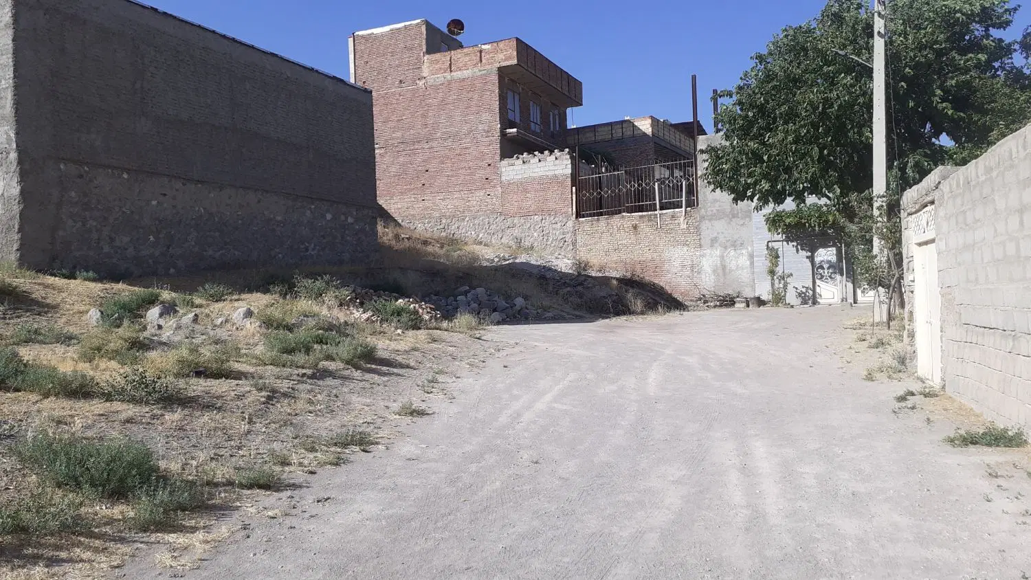 زمین مسکونی