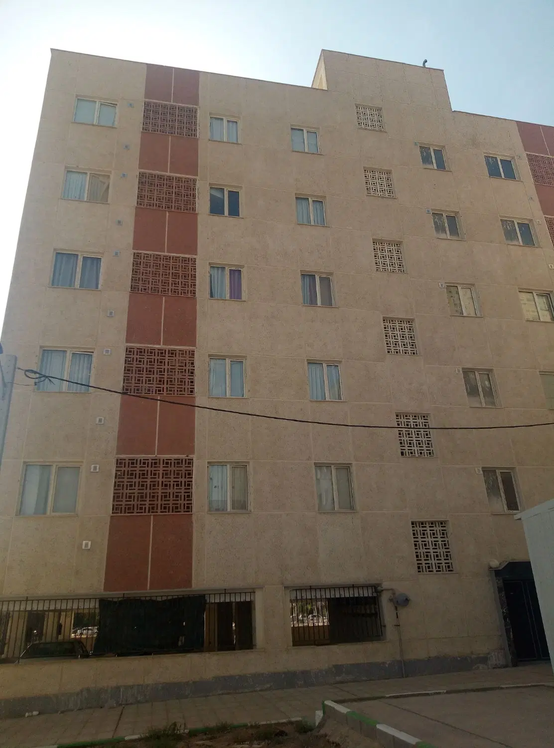 واحد 76 متری