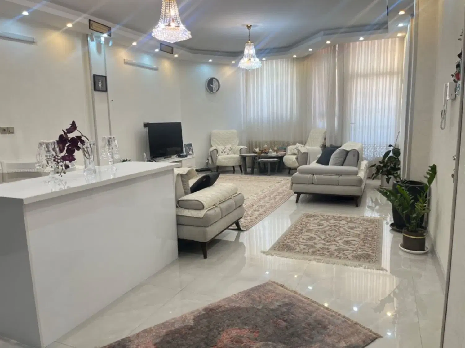 فروش منزل مسکونی ویلایی در کوی ولی عصر صفه