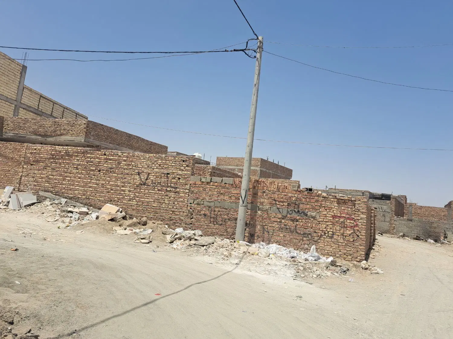 زمین فروشی سیاه دک ۲۴۰ متر