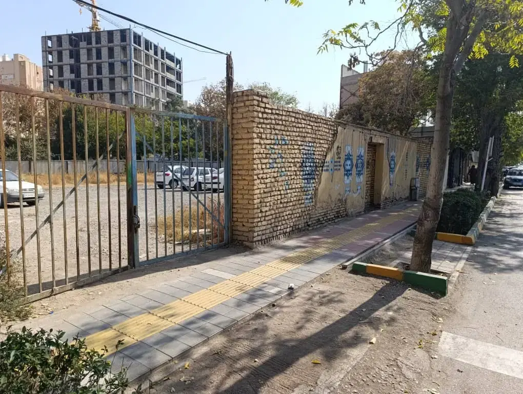 1000متر  با پروانه نزدیک بیمارستان امام رضا