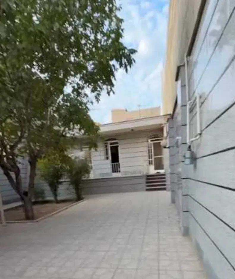ملک مسکونی و تجاری