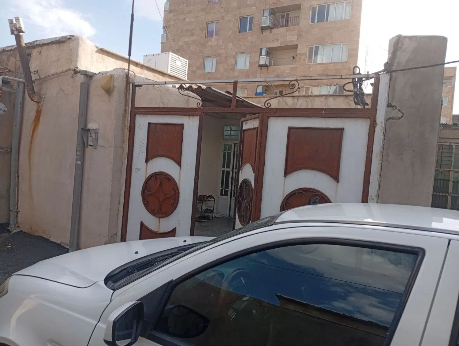 خانه کلنگی بن بست ۴ متری نوروز آباد