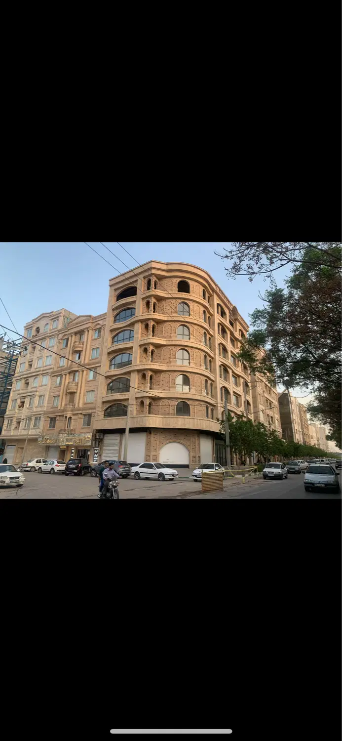 ساختمان پزشکان
