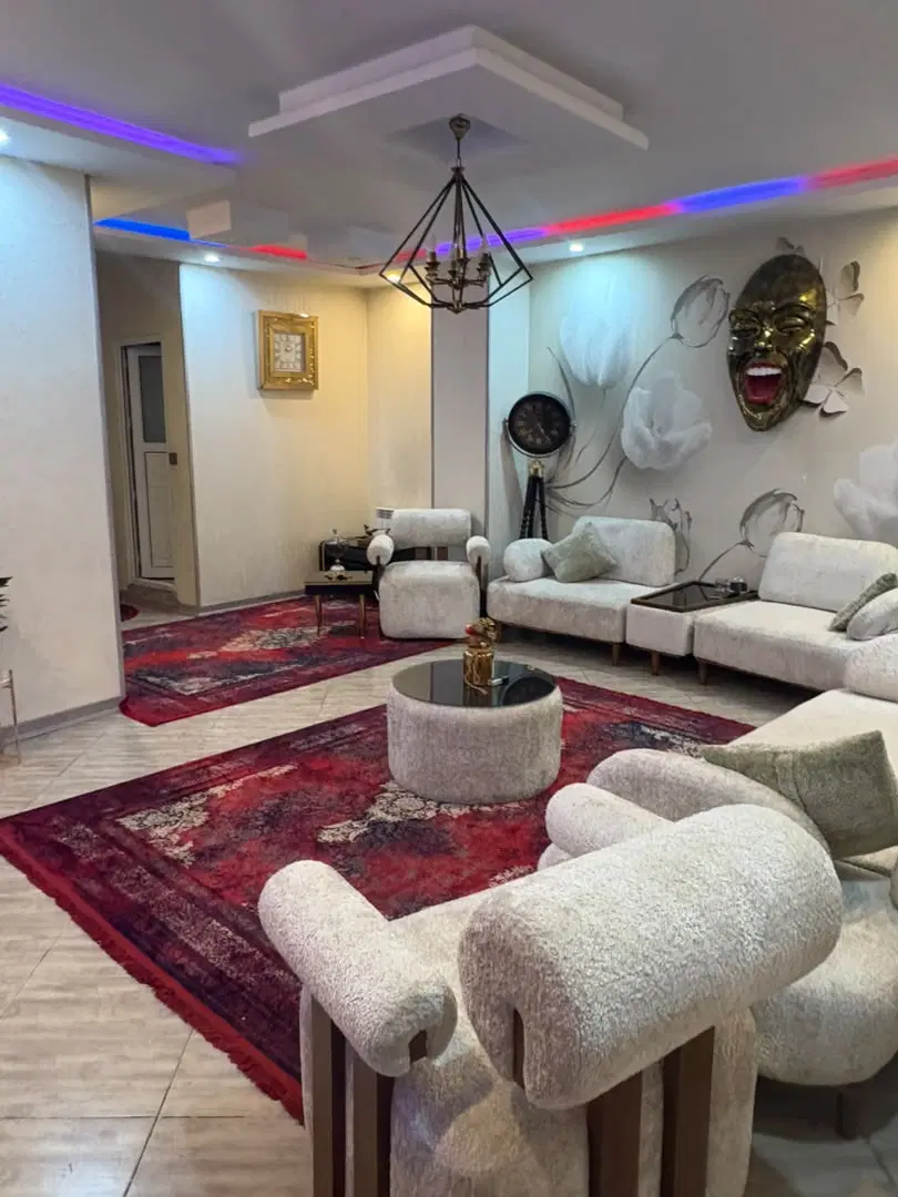 واحد شیک ولاکچری_ ۲ خوابه_پارکینگ _انباری