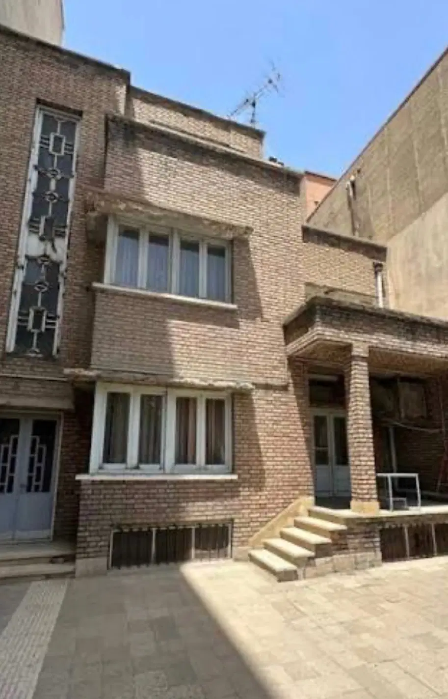 ملک کلنگی خیابان ایران