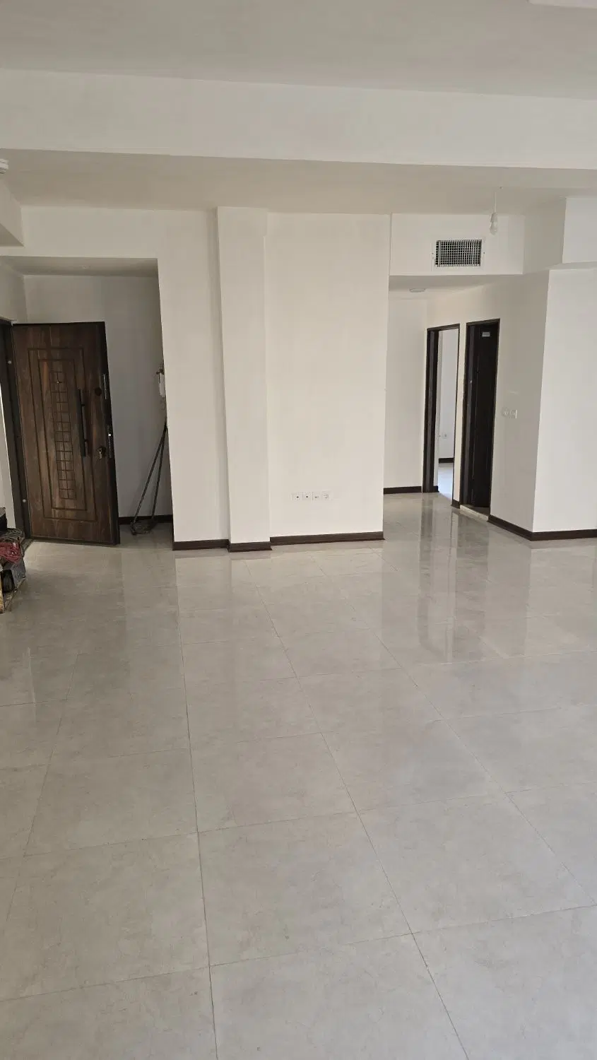 آپارتمان نوساز  کلید نخورده ۱۰۴ متری