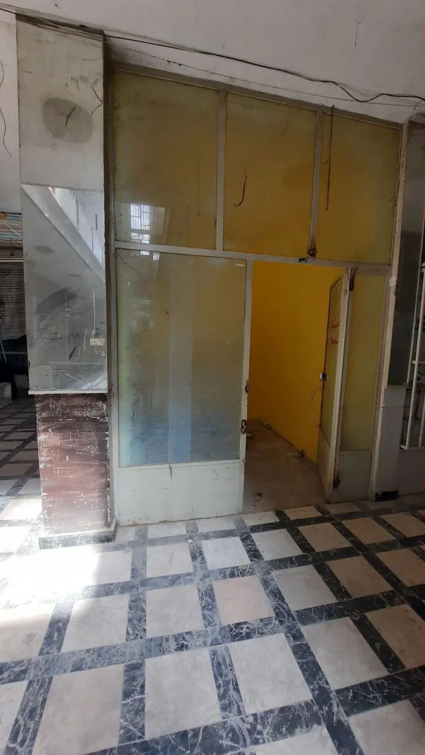 فروش  و  اجاره مغازه  پاساژ ملت طبفه  زیر همکف