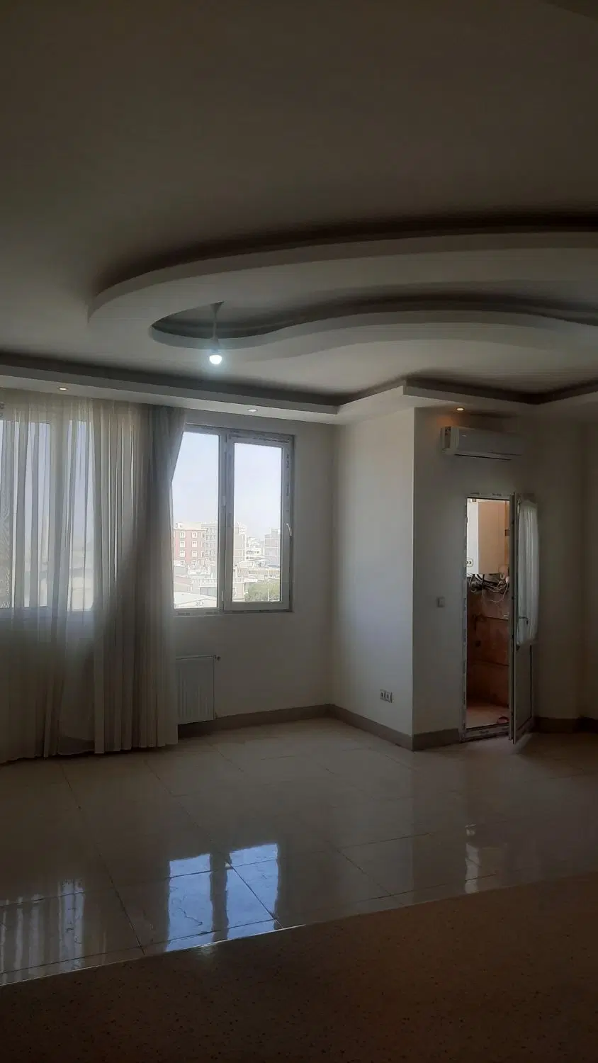 واحد ۱۰۰ متری رهن کامل خیابان درختی