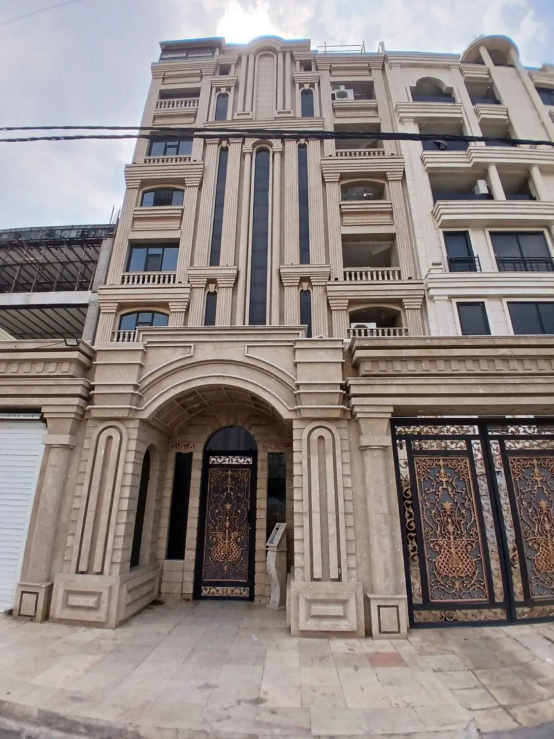 ۹۳متر ساخت۸۴بازسازی کامل طبقه ۴جلو