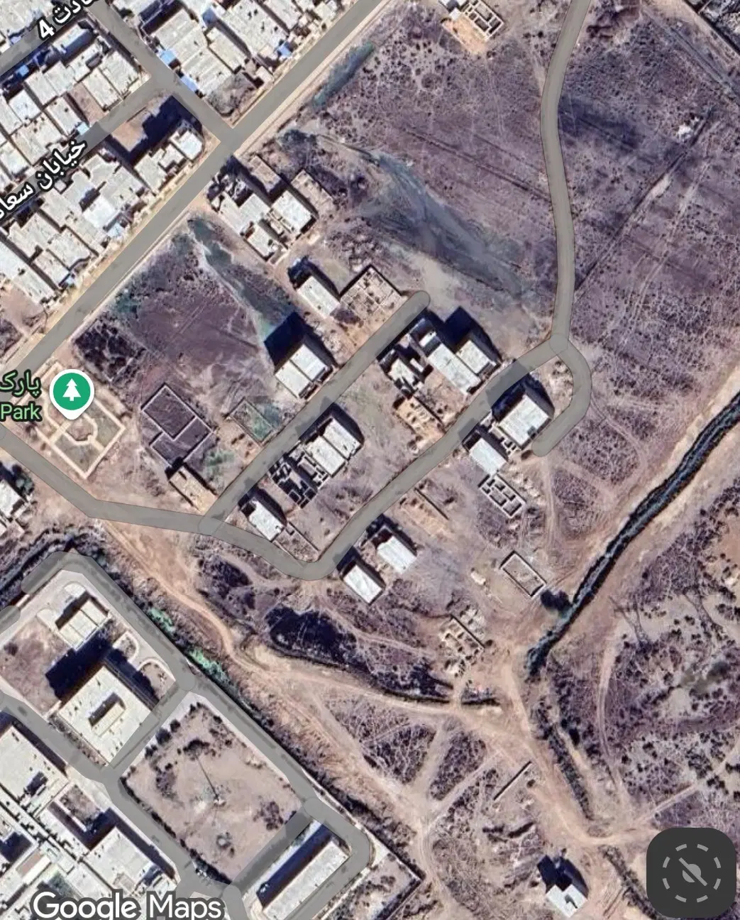 قطعه زمین 200 متری پشت بیمارستان نفت