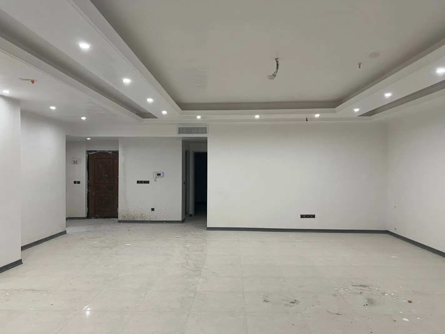 ۱۵۰ متری ۳ خواب نوساز کلید نخورده فول امکانات