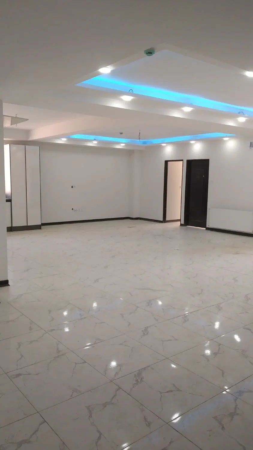 آپارتمان۱۴۰متر ۳خواب کلید نخورده