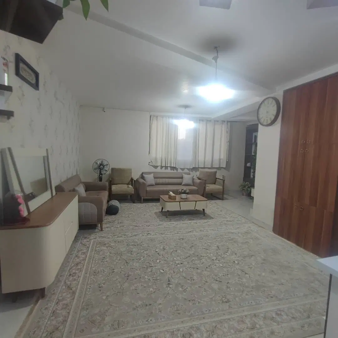 اپارتمان خود شهرک گلها