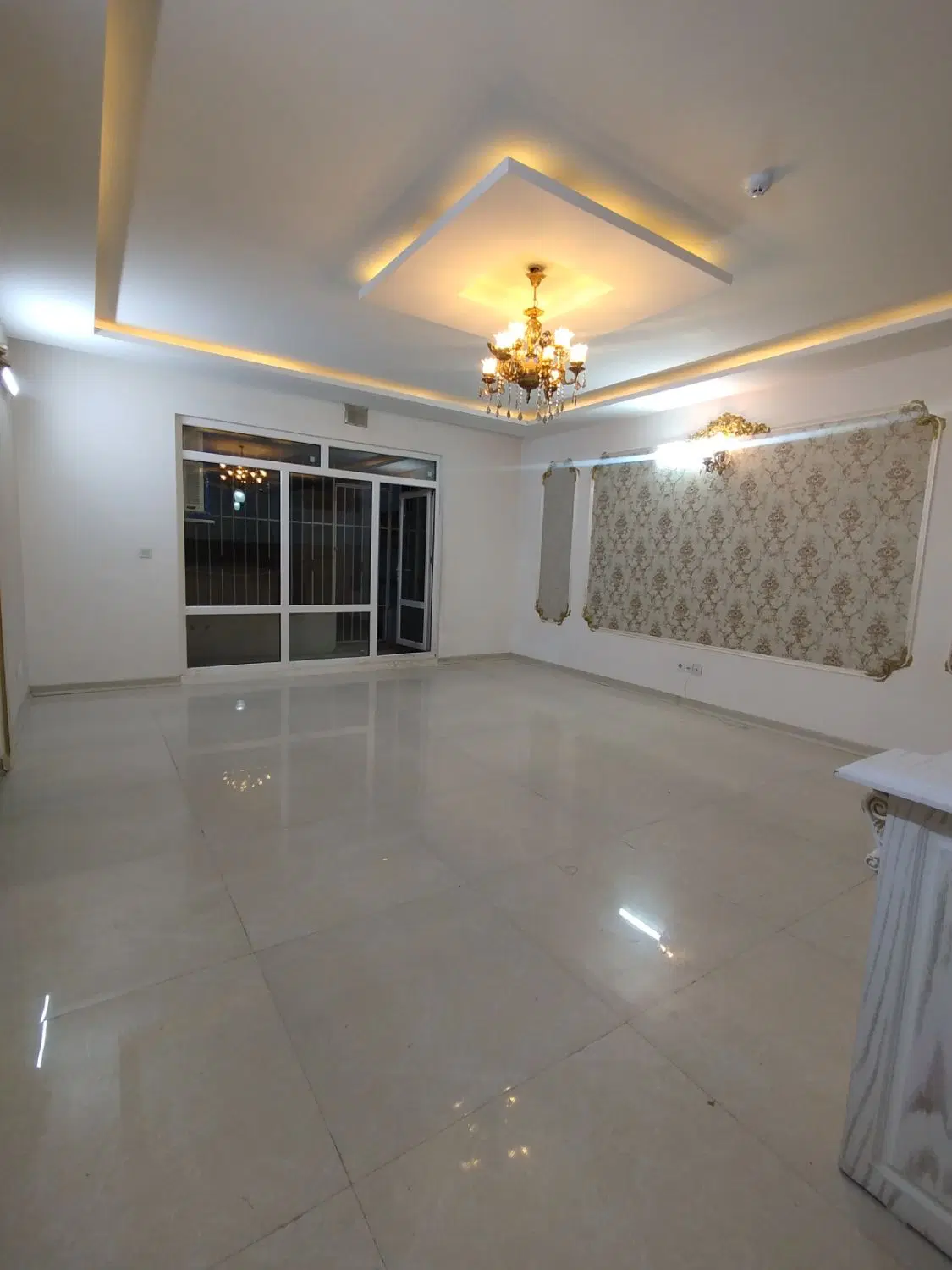 ۹۵متری فول امکانات خوشگل محدوده خوب
