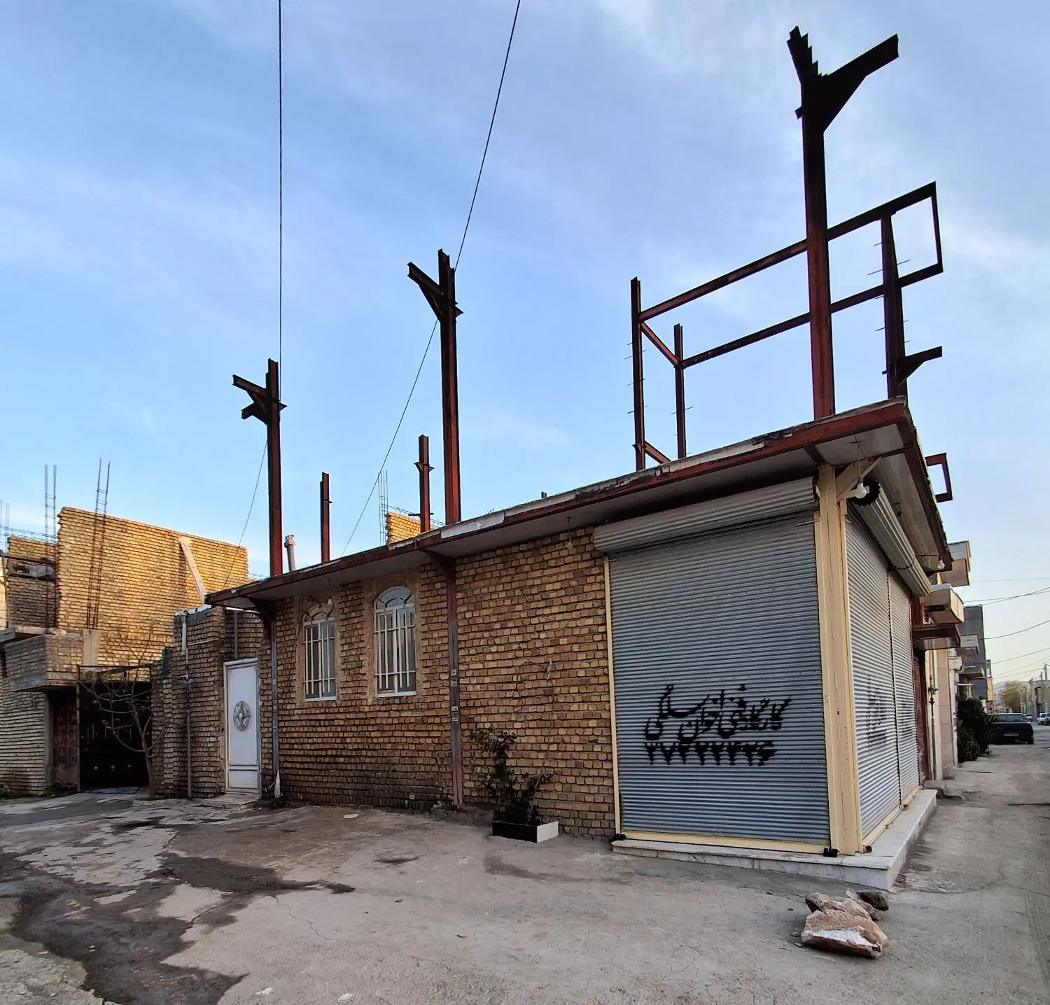 خانه مغازه دار دوبر فروشی