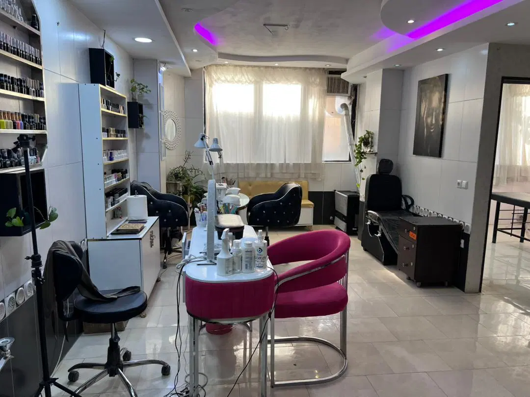 اجاره میز ناخن