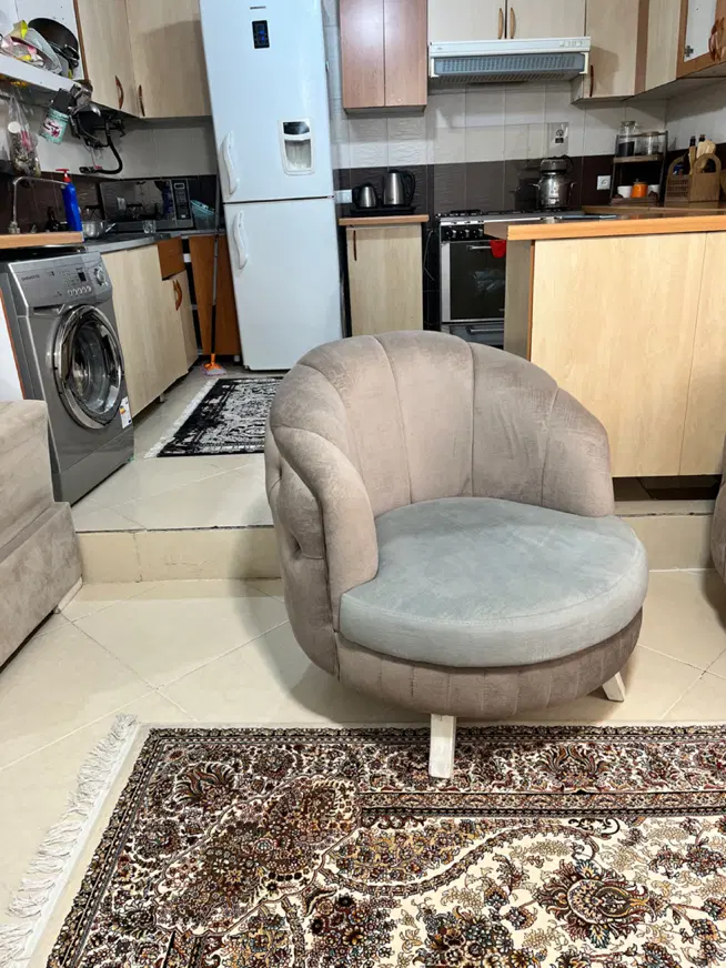 اجاره واحد مسکونی۹۰مترمیرزایی شمالی رضوان  ۲۱