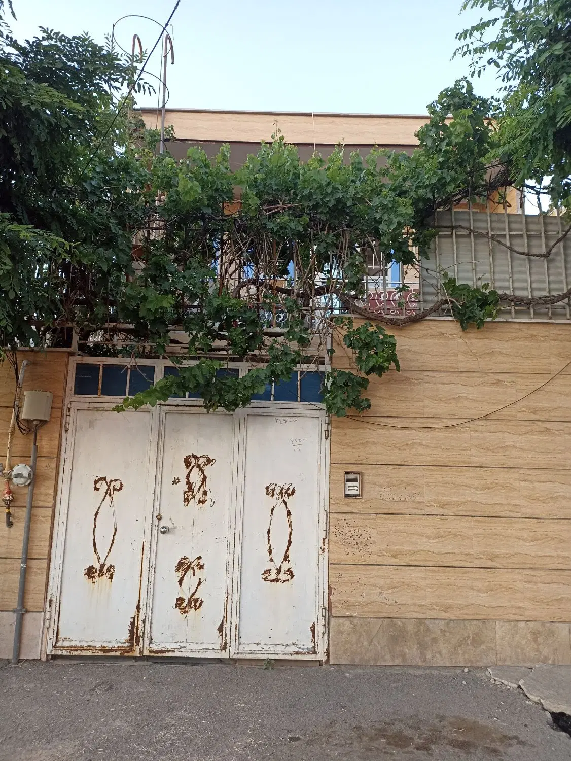 معاوضه خانه ویلایی در کرج با خانه در ملایر