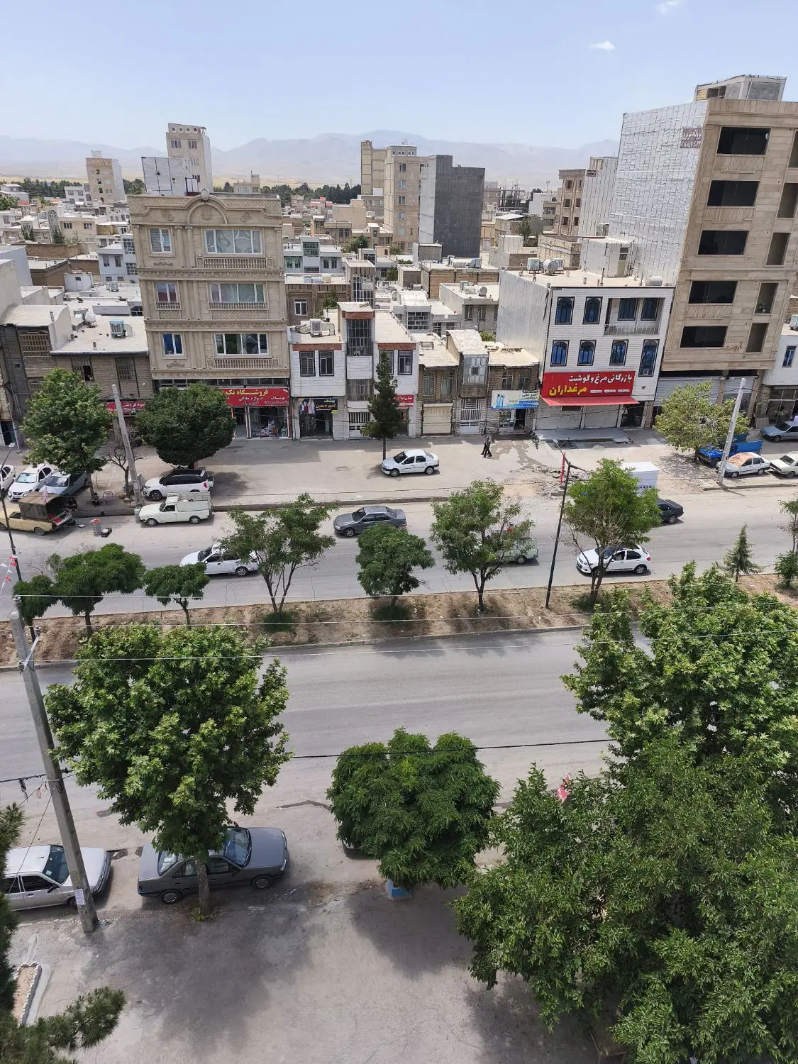 خانه ویلایی تجاری بر خیابان اصلی
